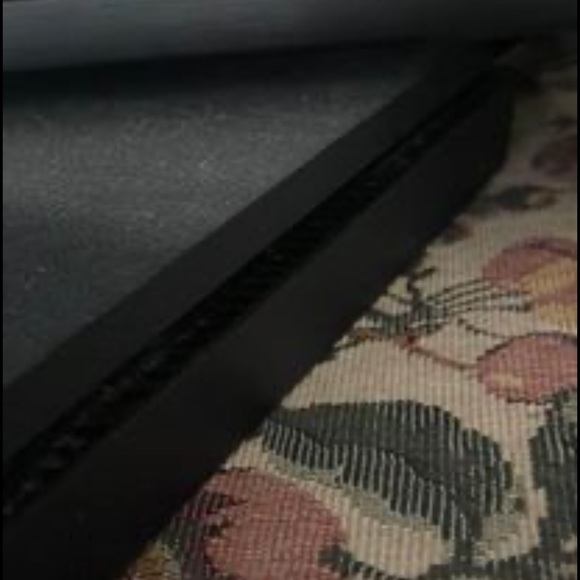 PlayStation 4 Slim - Picture 5 of 7